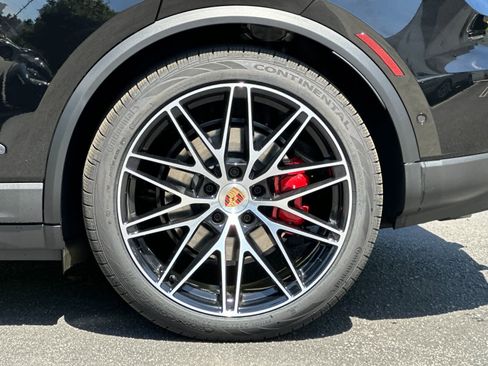 New 2026 Porsche Macan 4S Electric AWD/4WD image 32