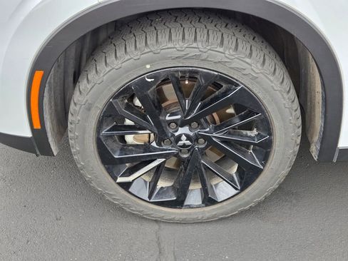 Used 2023 Mitsubishi Outlander SEL image 9