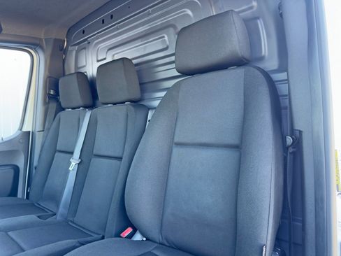 Used 2019 Mercedes-Benz Sprinter 1500 w/ Front Bench Seat Package image 25