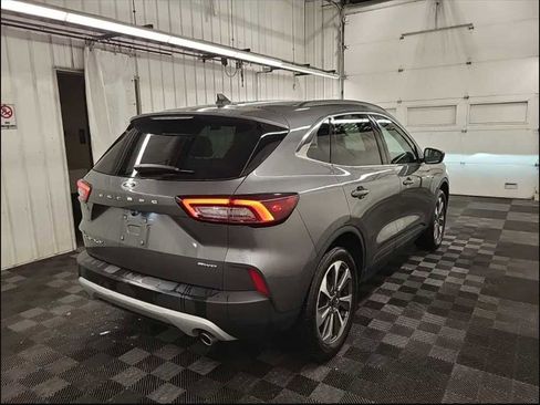 Used 2025 Ford Escape Platinum image 4