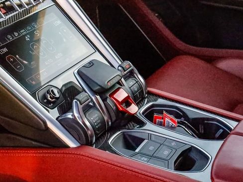 Used 2022 Lamborghini Urus image 20