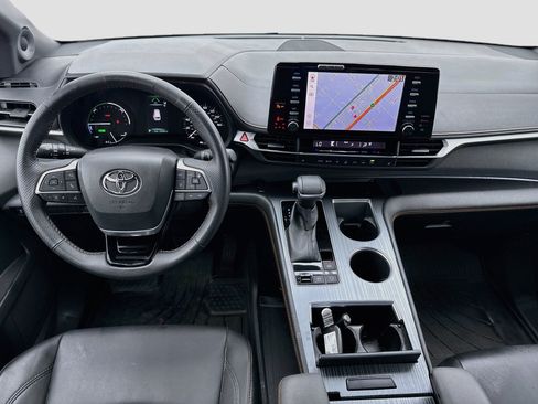 Used 2022 Toyota Sienna XSE w/ XSE Plus Package FWD image 15