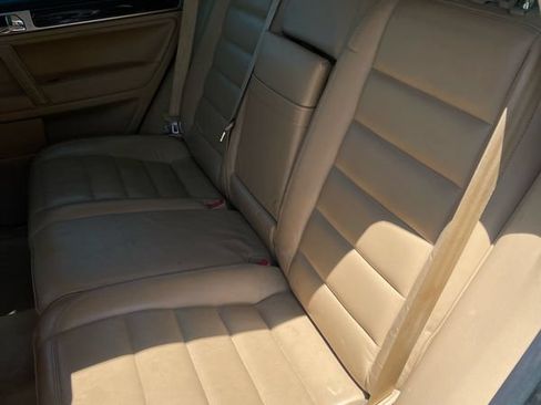 Used 2004 Volkswagen Touareg V8 AWD/4WD image 15