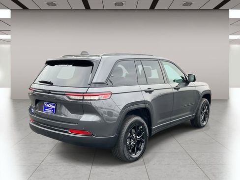 New 2025 Jeep Grand Cherokee image 3