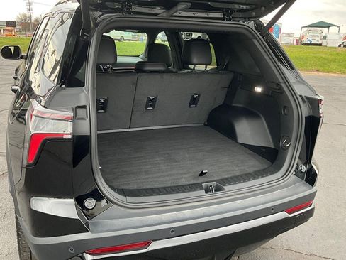 Used 2025 Chevrolet Equinox RS w/ Safety and Technology Package image 4