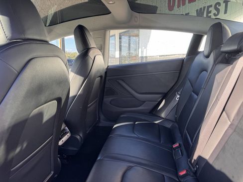 Used 2018 Tesla Model 3 Long Range image 16