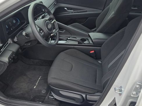 Used 2026 Hyundai Elantra SE w/ Cargo Package FWD image 14