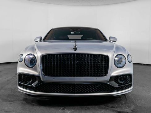 Used 2022 Bentley Flying Spur W12 image 3