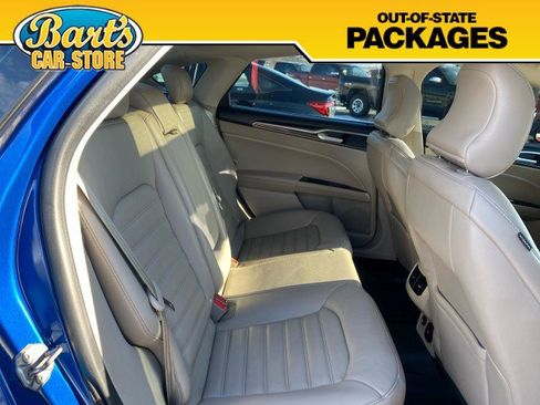 Used 2017 Ford Fusion SE w/ Fusion SE Technology Package image 10