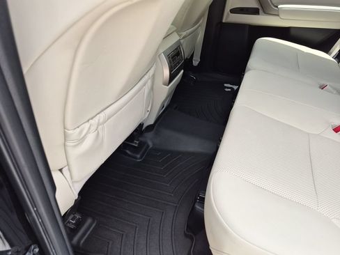 Used 2020 Lexus GX 460 Premium w/ Premium Package AWD/4WD image 38
