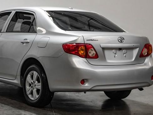 Used 2010 Toyota Corolla LE FWD image 15