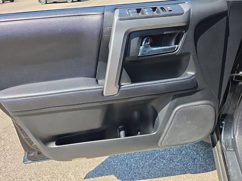 Used 2019 Toyota 4Runner SR5 AWD/4WD image 14