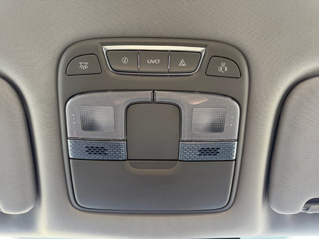 Used 2020 Kia Telluride LX FWD image 17