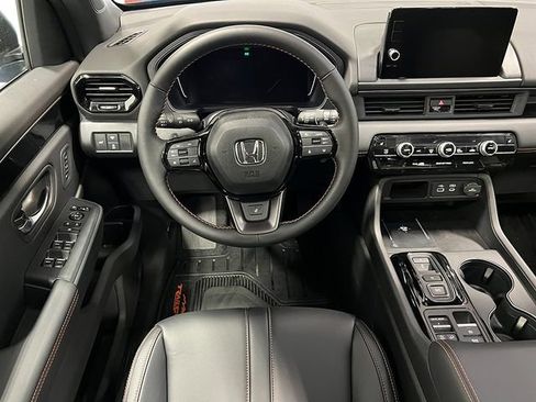 New 2025 Honda Pilot TrailSport image 16