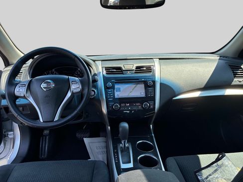 Used 2014 Nissan Altima 2.5 SV w/ Convenience Package FWD image 16