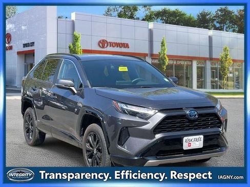 Certified 2023 Toyota RAV4 SE AWD/4WD image 1