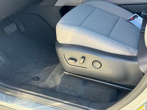 New 2026 GMC Acadia Elevation image 16