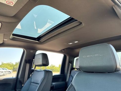 Used 2020 GMC Sierra 2500 Denali w/ Denali Ultimate Package AWD/4WD image 22