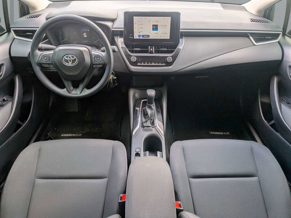 Used 2025 Toyota Corolla LE FWD image 16