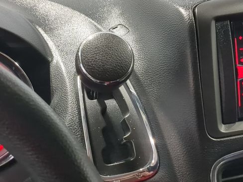 Used 2016 Dodge Grand Caravan American Value Package FWD image 31