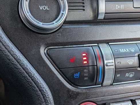 Used 2022 Ford Mustang Premium image 36