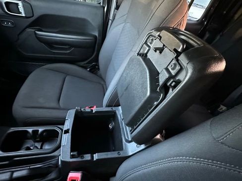 Used 2020 Jeep Gladiator Sport w/ Quick Order Package 24S image 27