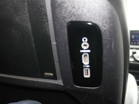 Used 2019 Chrysler Pacifica Limited w/ S Appearance Package image 34