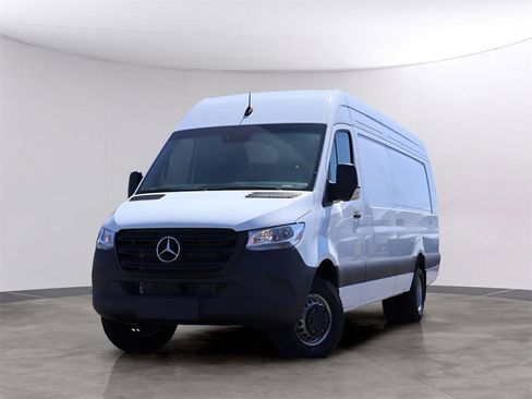 Used 2024 Mercedes-Benz Sprinter 3500 image 1