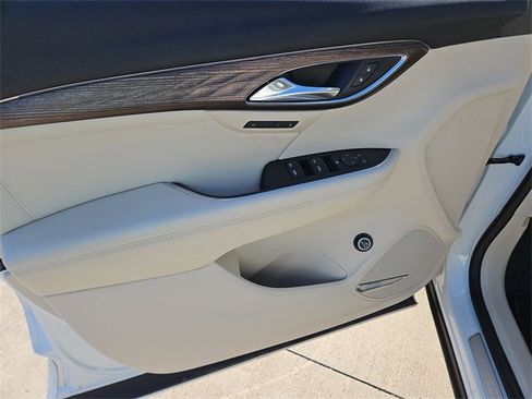 Used 2022 Buick Envision Avenir w/ Technology Package II image 22