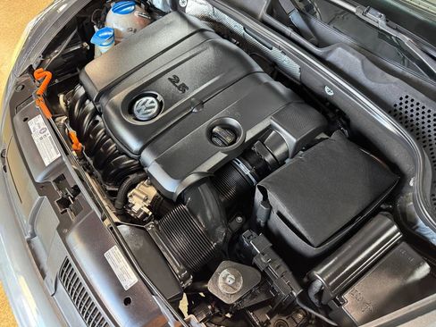 Used 2012 Volkswagen Beetle 2.5 FWD image 34