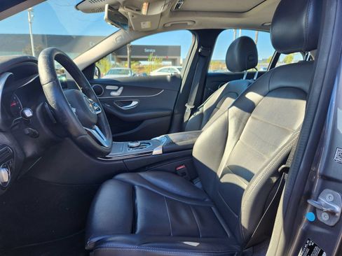 Used 2019 Mercedes-Benz C 300 Sedan image 6