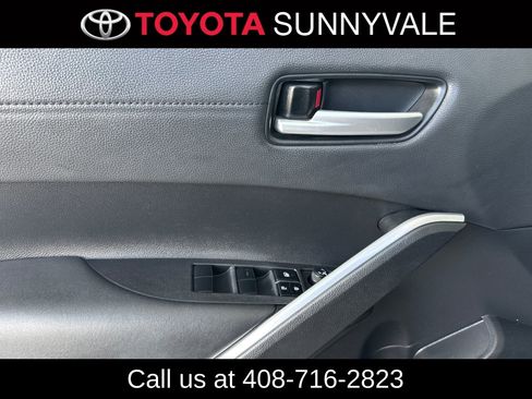 Used 2022 Toyota Corolla Cross XLE FWD image 15