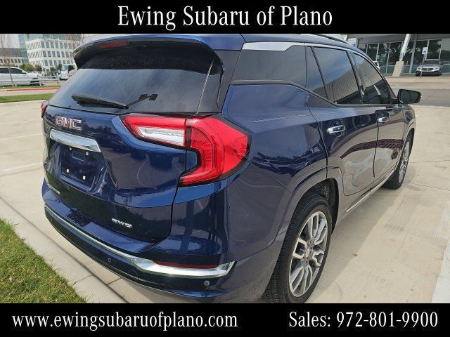 Used 2022 GMC Terrain Denali w/ Denali Premium Package AWD/4WD image 4