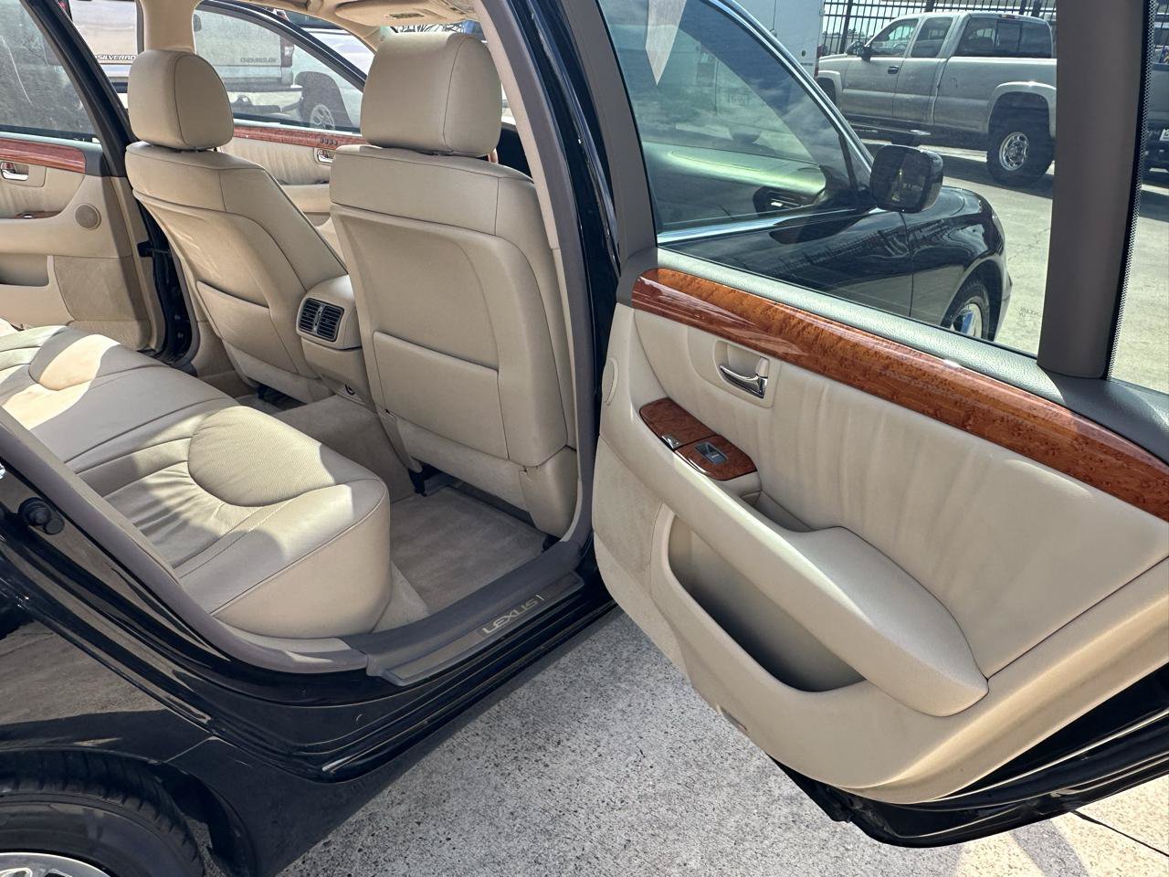 Used 2005 Lexus LS 430 RWD image 39