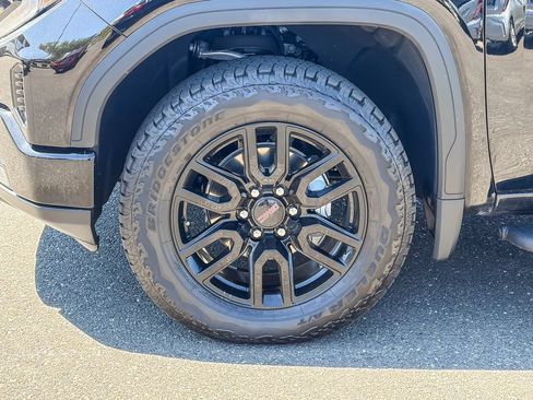 Used 2025 GMC Sierra 1500 Elevation AWD/4WD image 7
