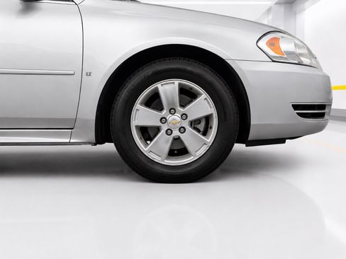 Used 2008 Chevrolet Impala LT w/ Luxury Edition Package FWD image 9