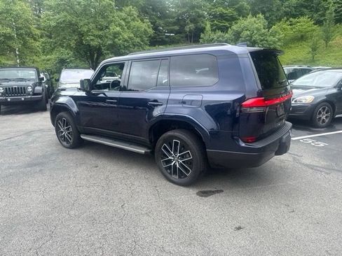Used 2024 Lexus GX 550 w/ Accessory Package (2T) AWD/4WD image 4