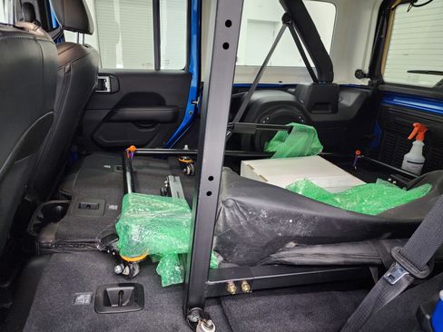 Used 2022 Jeep Wrangler Unlimited Sahara w/ LED Lighting Group image 9