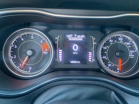 Used 2019 Jeep Cherokee Latitude Plus image 13