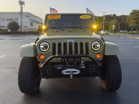 Used 2013 Jeep Wrangler Unlimited Rubicon w/ Connectivity Group AWD/4WD image 2