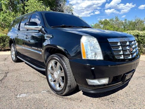 Used 2007 Cadillac Escalade ESV AWD w/ Information Package image 2