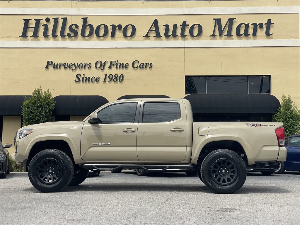Used 2017 Toyota Tacoma TRD Sport w/ Tow Package RWD image 3