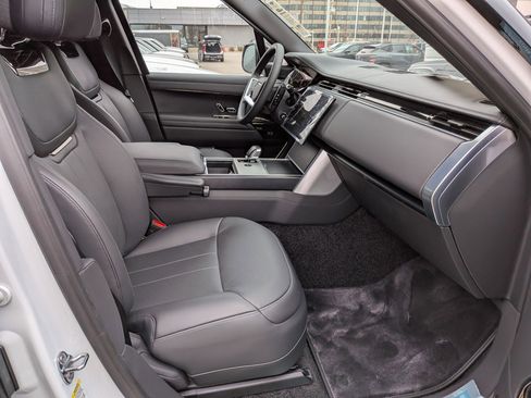 New 2025 Land Rover Range Rover SV AWD/4WD image 32