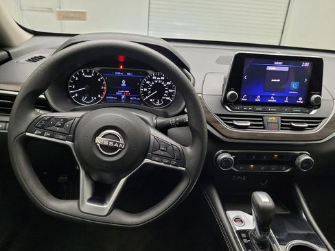 Used 2023 Nissan Altima 2.5 SV image 22
