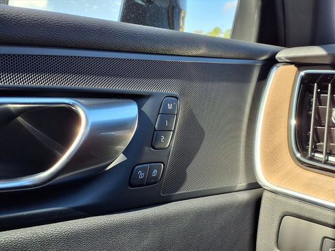 New 2026 Volvo XC60 B5 Plus w/ Protection Package Premier image 19