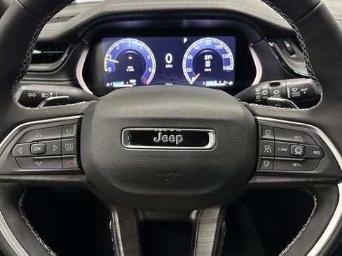 New 2026 Jeep Grand Cherokee Limited image 17