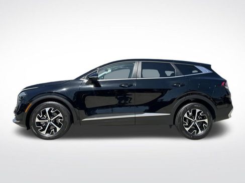 Used 2025 Kia Sportage EX FWD image 2