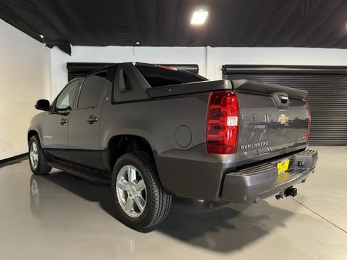 Used 2010 Chevrolet Avalanche LT w/ Luxury Package RWD image 6