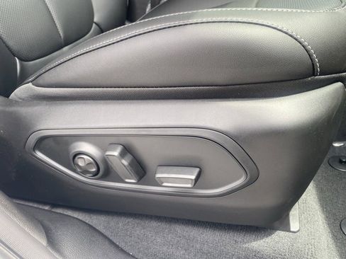 New 2025 Jeep Grand Cherokee L Limited w/ Luxury Tech Group II image 31