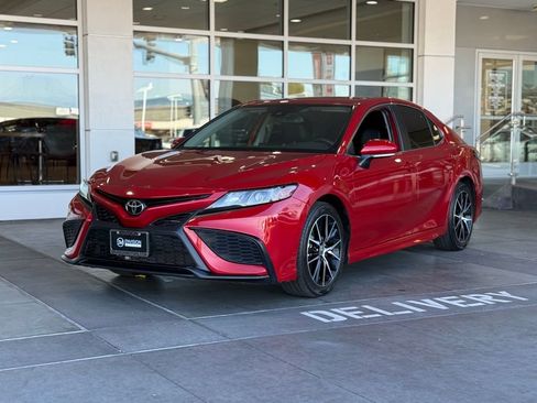 Certified 2024 Toyota Camry SE w/ Convenience Package image 2